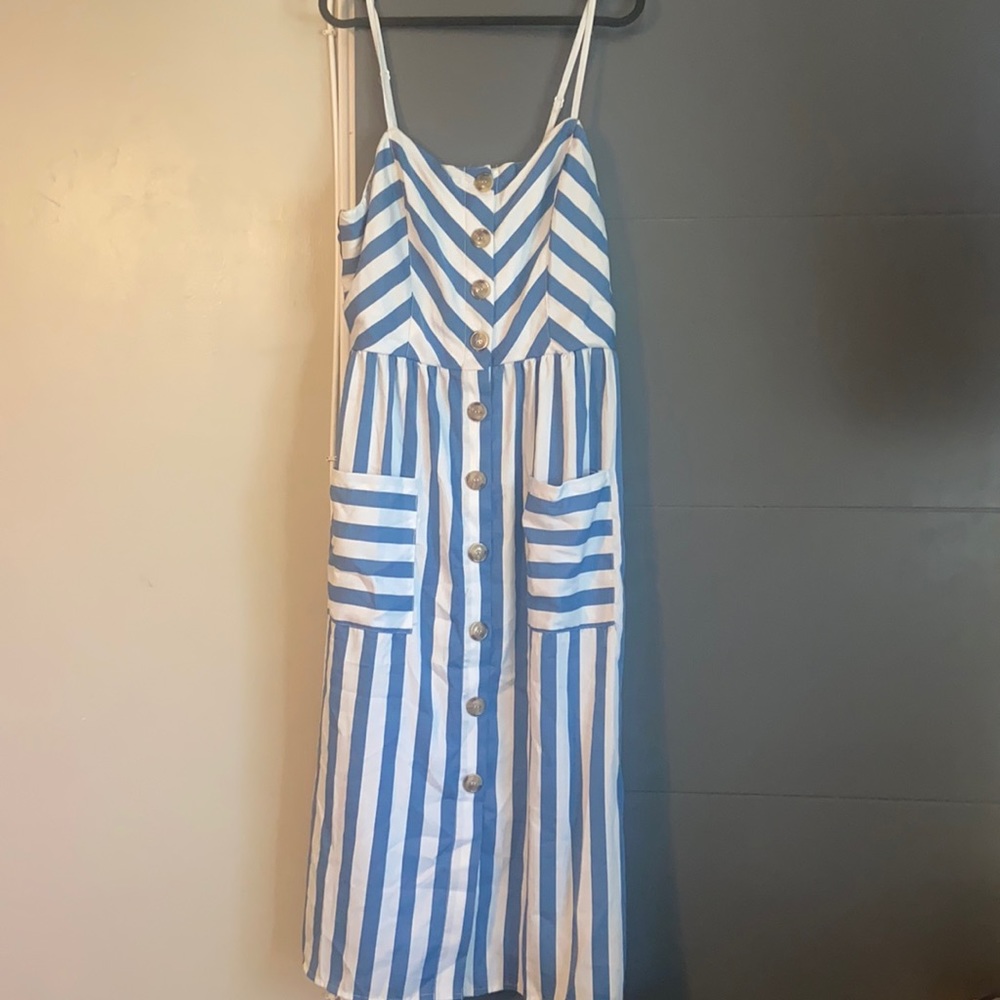Button up dress with pockets